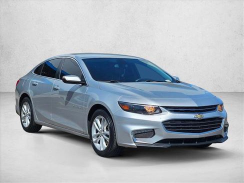 Certified 2017 Chevrolet Malibu LT FWD image 3