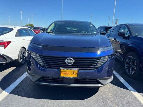 Certified 2025 Nissan Murano SV AWD/4WD image 2