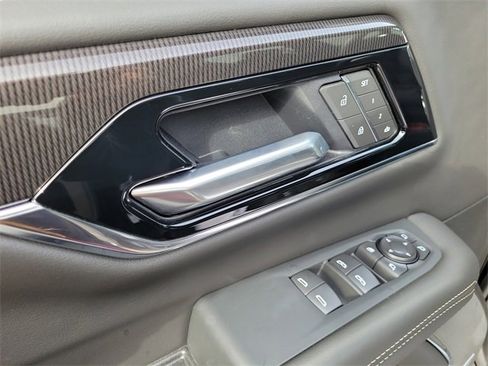 New 2026 GMC Yukon XL Elevation image 21