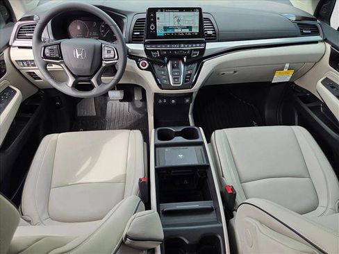 New 2026 Honda Odyssey Touring image 14
