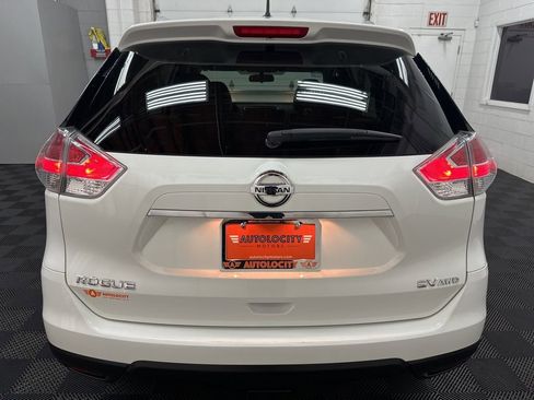 Used 2016 Nissan Rogue SV image 9