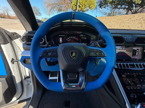 Used 2022 Lamborghini Urus image 15