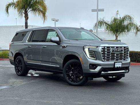 New 2026 GMC Yukon XL Denali w/ Denali Reserve Package AWD/4WD image 2