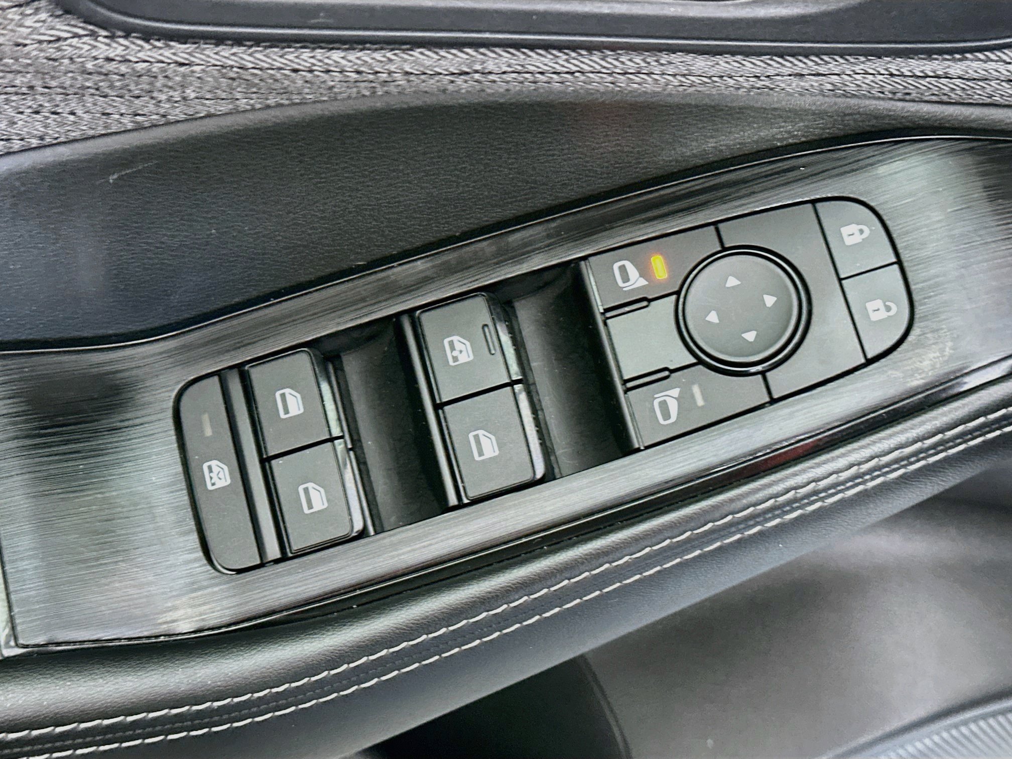 Used 2023 Nissan Rogue SV FWD image 15