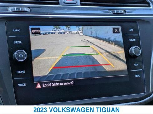 Used 2023 Volkswagen Tiguan SE R-Line image 18