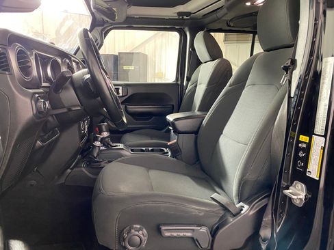 Used 2021 Jeep Wrangler Unlimited Sport image 4