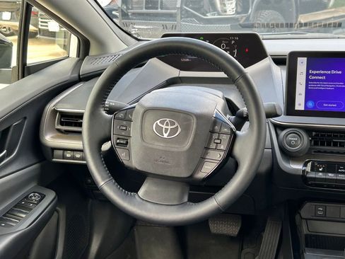 Used 2023 Toyota Prius XLE FWD image 38