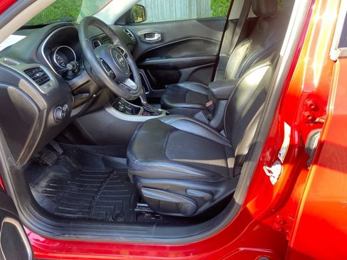 Used 2018 Jeep Compass Latitude AWD/4WD image 9