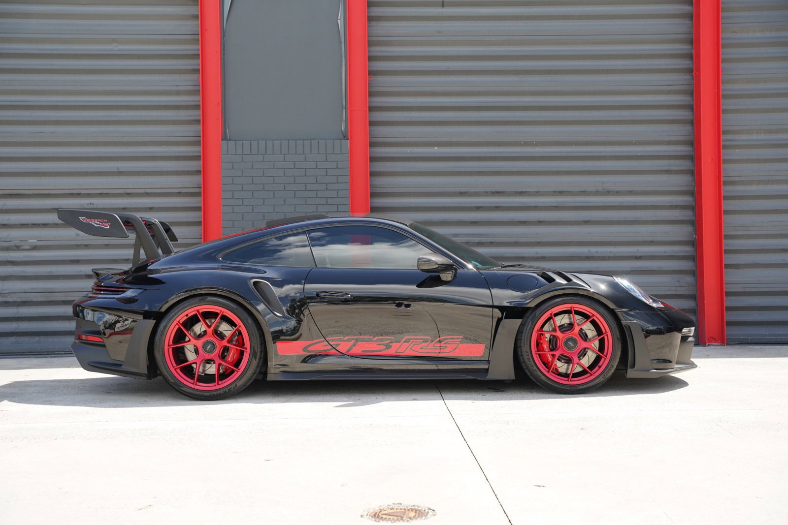 Used 2025 Porsche 911 GT3 RS w/ Weissach Package RWD image 9