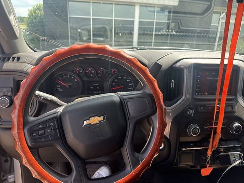 Used 2022 Chevrolet Silverado 1500 Custom RWD image 2