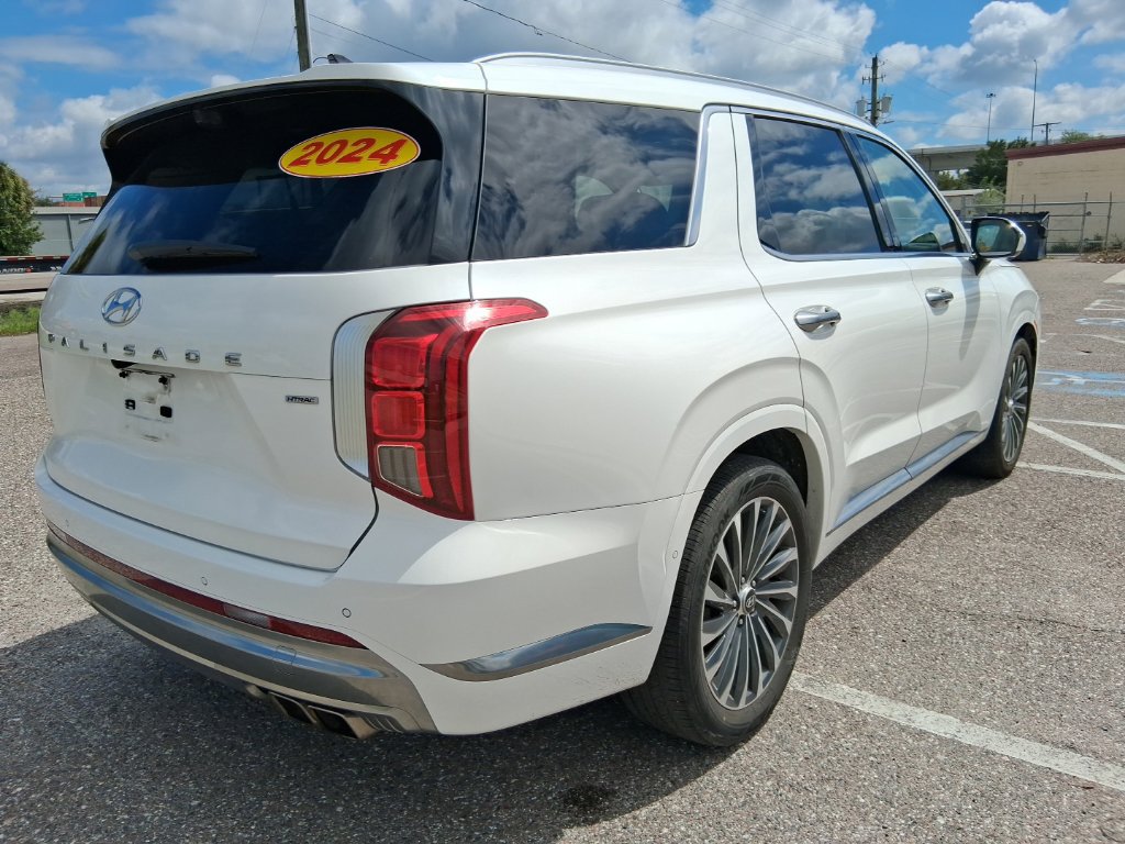 Used 2024 Hyundai Palisade Calligraphy AWD/4WD image 3