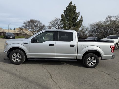 Used 2015 Ford F150 XLT image 2