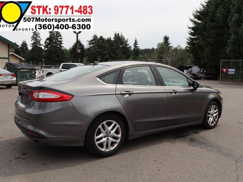 Used 2014 Ford Fusion SE FWD image 8