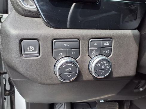 Used 2025 GMC Sierra 1500 SLT image 18