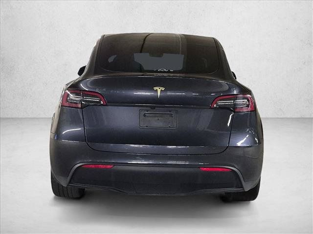 Used 2024 Tesla Model Y Long Range RWD image 6