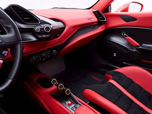 Used 2020 Ferrari 488 Pista Coupe RWD image 77