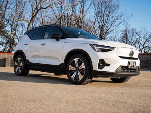 Certified 2023 Volvo XC40 Recharge Plus w/ Protection Package Premier image 7