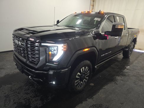 Used 2024 GMC Sierra 2500 Denali Ultimate image 3