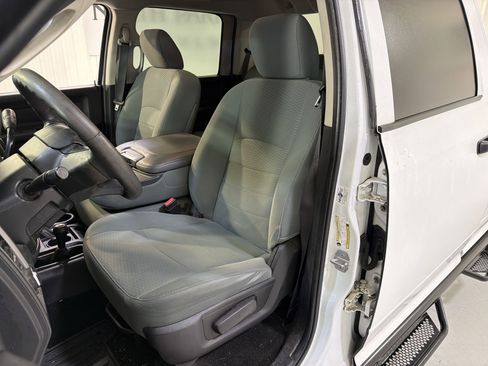 Used 2018 RAM 2500 Tradesman w/ Chrome Appearance Group image 10