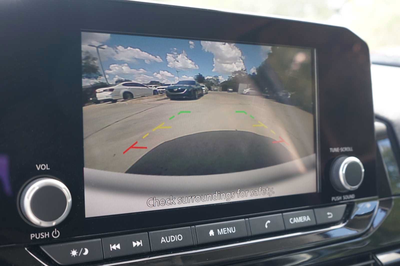 Used 2024 Nissan Pathfinder SV FWD image 10