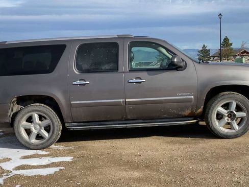 Used 2011 GMC Yukon XL Denali image 9