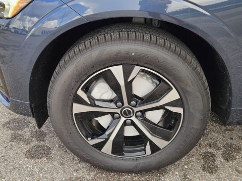 New 2026 Volvo XC60 B5 Core w/ Protection Package image 35