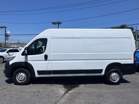 Used 2025 RAM ProMaster 2500 w/ Storage Group image 4