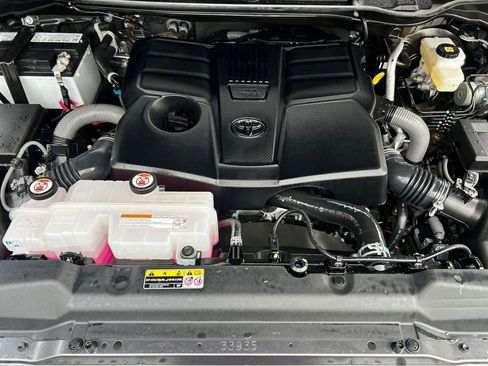 Used 2024 Toyota Tundra Limited image 29