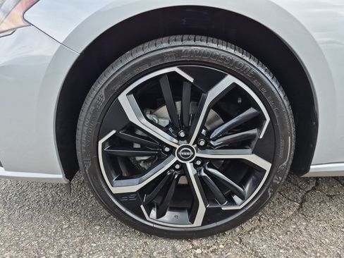 Used 2024 Nissan Altima 2.5 SR AWD/4WD image 8