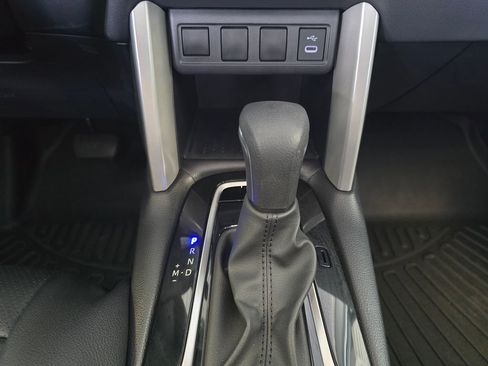 Used 2025 Toyota Corolla Cross LE FWD image 51