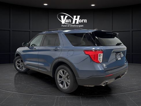 Used 2021 Ford Explorer XLT w/ Equipment Group 202A AWD/4WD image 5