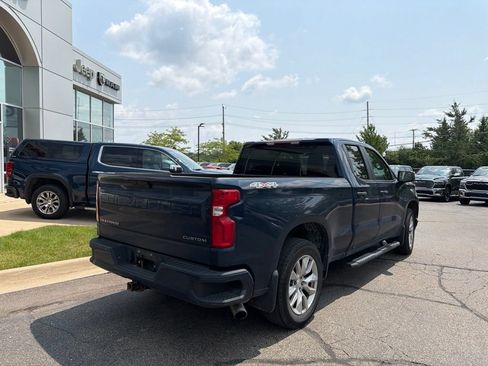 Used 2020 Chevrolet Silverado 1500 Custom w/ Custom Value Package AWD/4WD image 3
