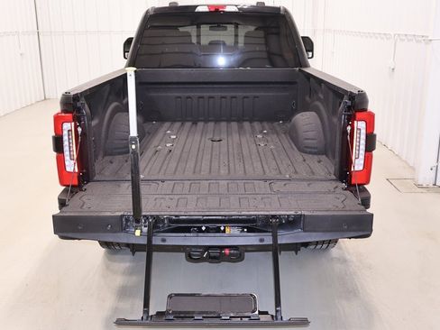 Certified 2024 Ford F250 Platinum image 45