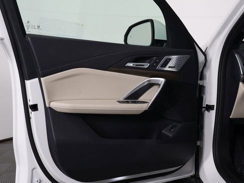 Used 2025 BMW X1 xDrive28i w/ Premium Package image 12