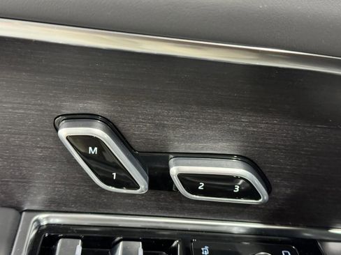 New 2026 Land Rover Range Rover Long Wheelbase SE image 24