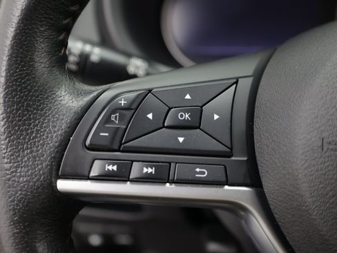 Used 2019 Nissan Kicks SR w/ SR Premium Package FWD image 21