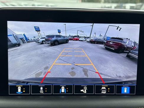 Used 2021 Chevrolet Suburban Premier image 23