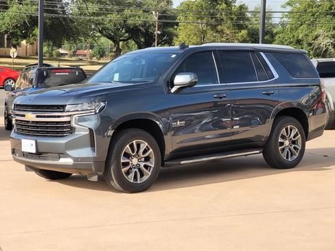 Used 2021 Chevrolet Tahoe LT w/ LT Signature Package RWD image 3