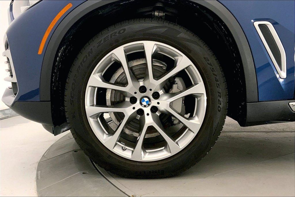 Used 2022 BMW X5 xDrive40i w/ Premium Package AWD/4WD image 8