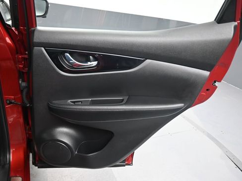 Used 2022 Nissan Rogue Sport SL image 34