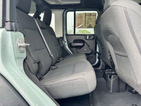 Used 2024 Jeep Wrangler Unlimited Sport AWD/4WD image 14