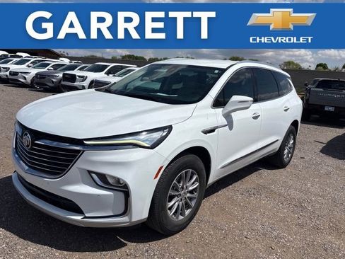 Used 2023 Buick Enclave Essence image 1