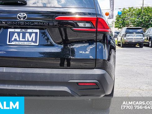 Used 2024 Toyota Grand Highlander AWD image 17