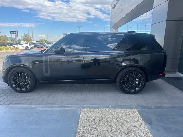 Used 2026 Land Rover Range Rover Long Wheelbase SE AWD/4WD image 8