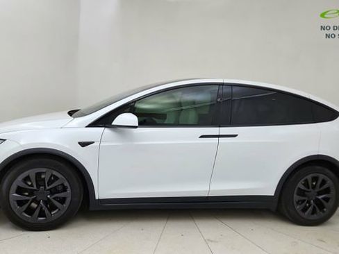 Used 2022 Tesla Model X AWD/4WD image 3