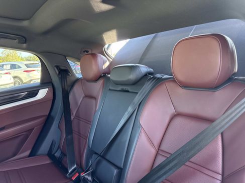 Used 2024 Porsche Cayenne S image 15