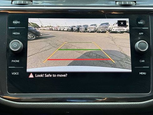 Used 2022 Volkswagen Tiguan SEL R-Line AWD/4WD image 23