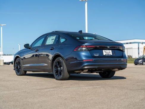 New 2025 Honda Accord SE image 5