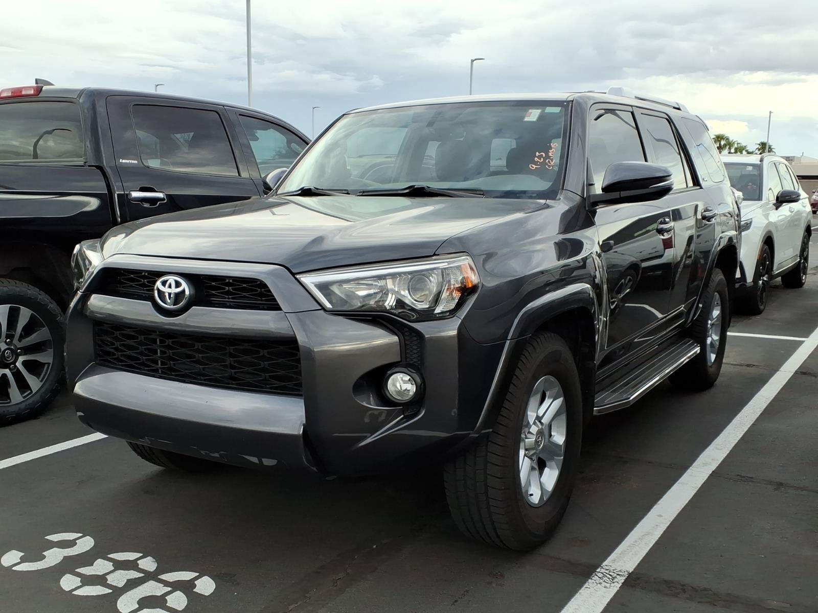 Used 2017 Toyota 4Runner SR5 Premium RWD image 2