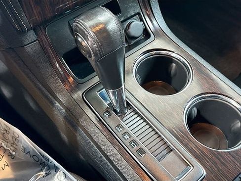 Used 2017 Chevrolet Traverse LT image 16